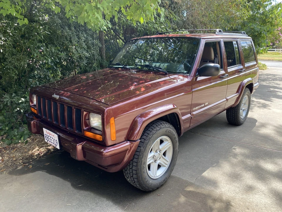 2001 Jeep XJ Cherokee - Image 2 of 31