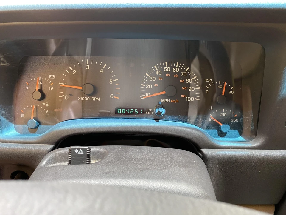 2001 Jeep XJ Cherokee - Image 25 of 31