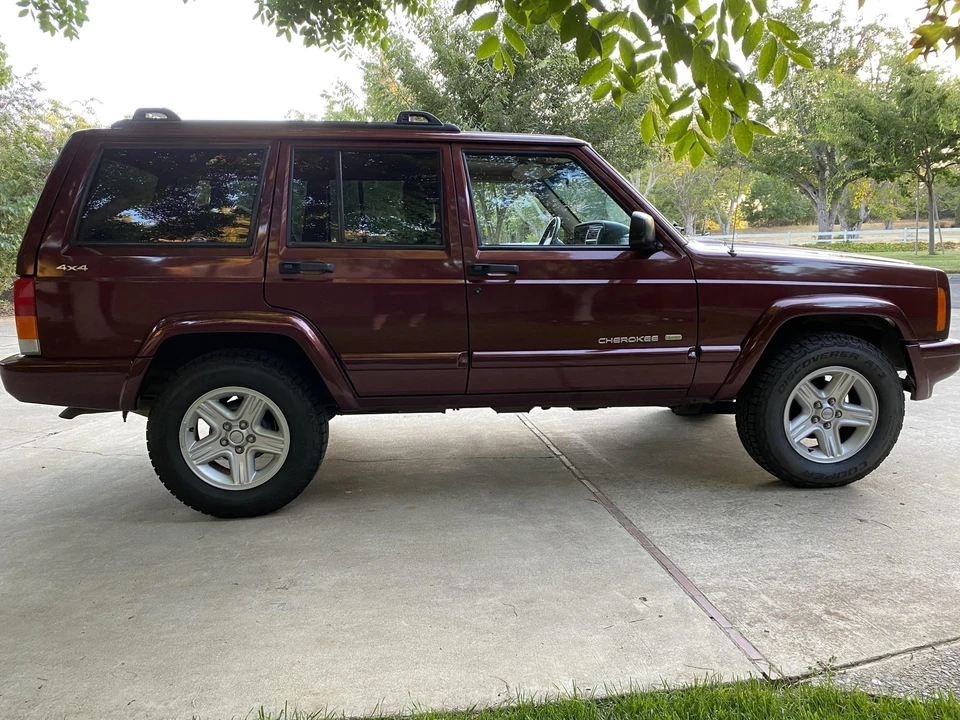 2001 Jeep XJ Cherokee - Image 9 of 31