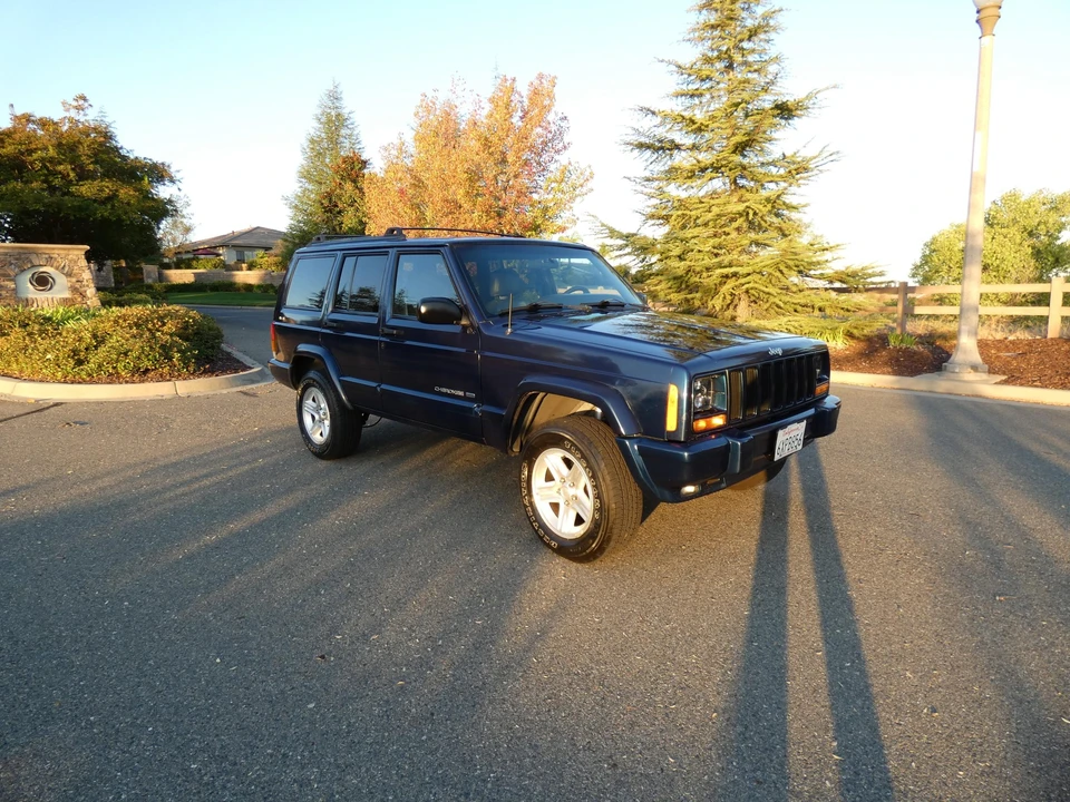 2001 Jeep XJ Cherokee - Image 14 of 31