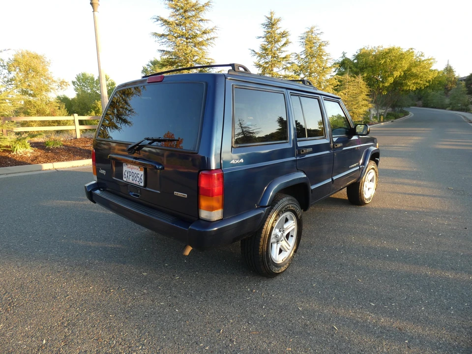 2001 Jeep XJ Cherokee - Image 17 of 31