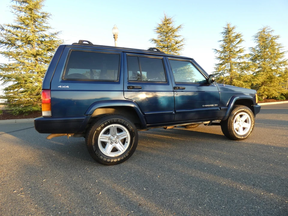 2001 Jeep XJ Cherokee - Image 16 of 31