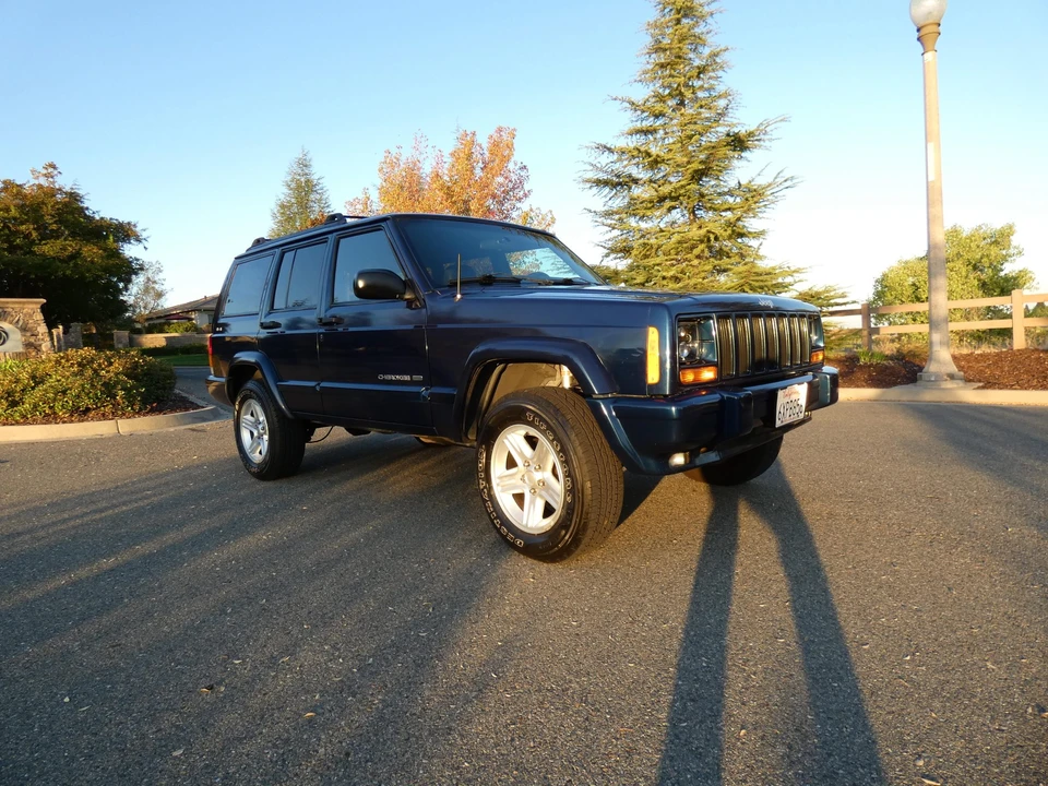 2001 Jeep XJ Cherokee - Image 13 of 31