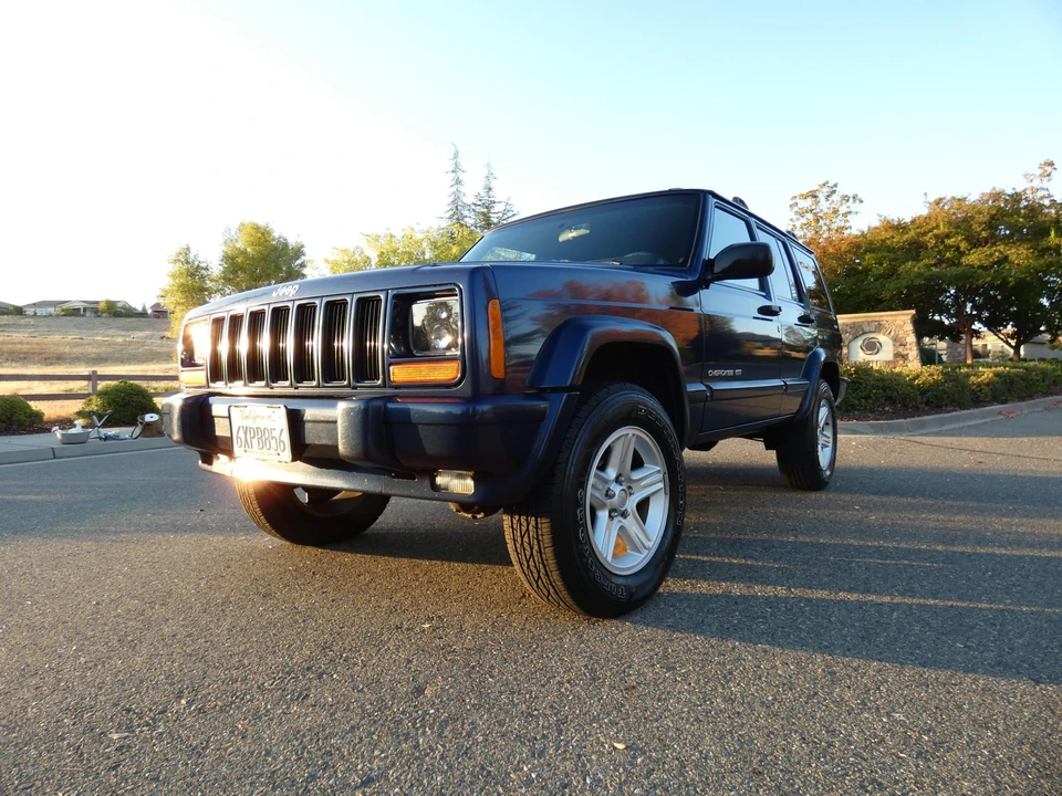 2001 Jeep XJ Cherokee - Image 5 of 31