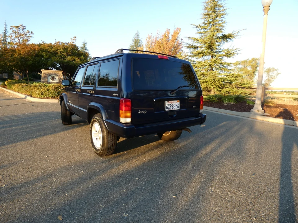 2001 Jeep XJ Cherokee - Image 23 of 31