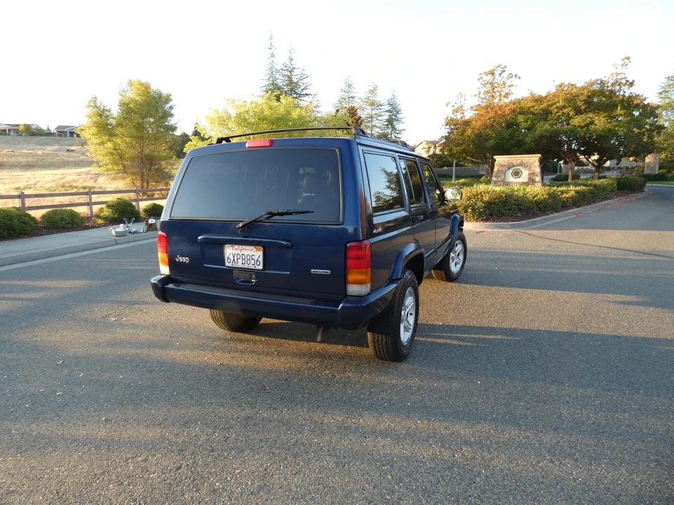 2001 Jeep XJ Cherokee - Image 18 of 31