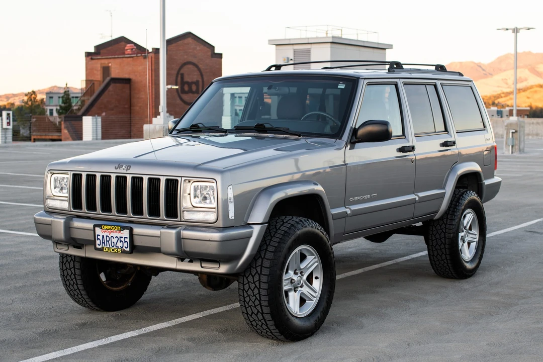 2001 Jeep XJ Cherokee - Image 2 of 31