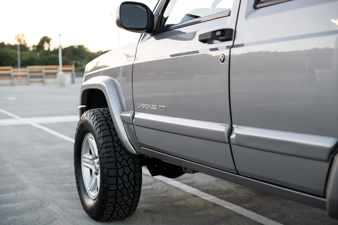 2001 Jeep XJ Cherokee - Image 13 of 31