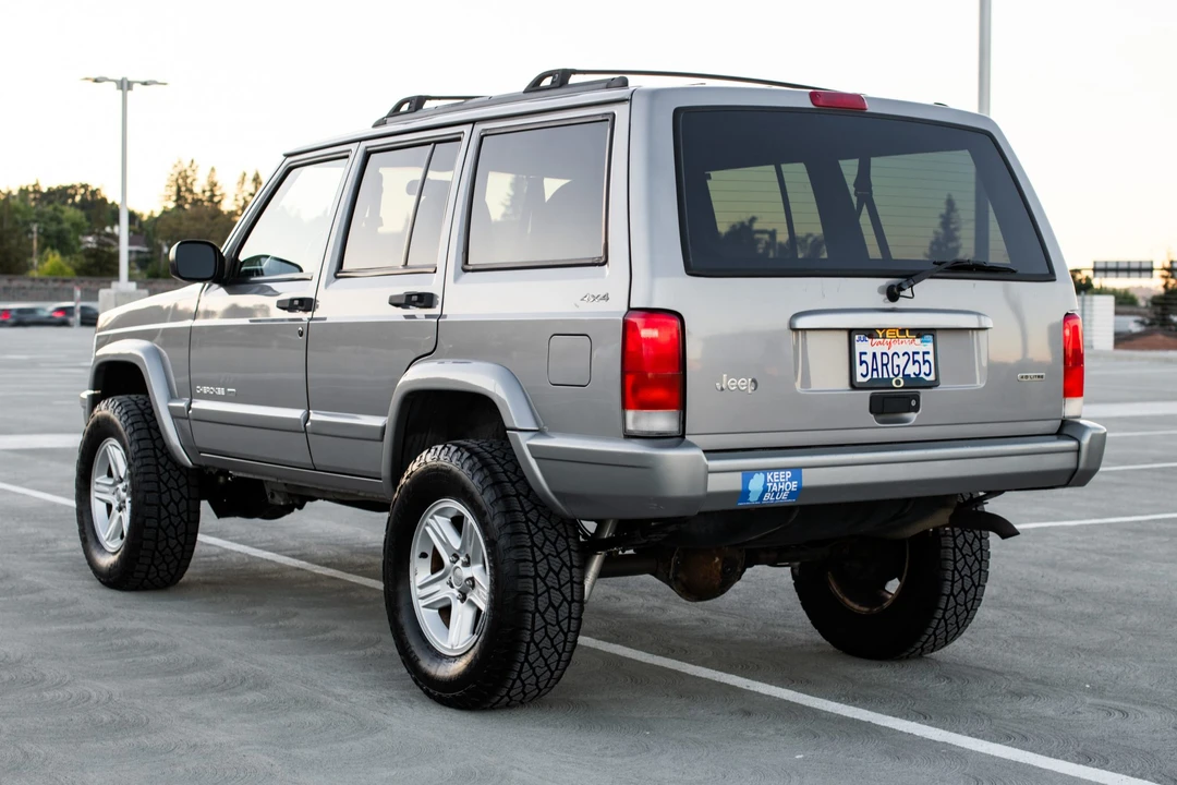 2001 Jeep XJ Cherokee - Image 4 of 31