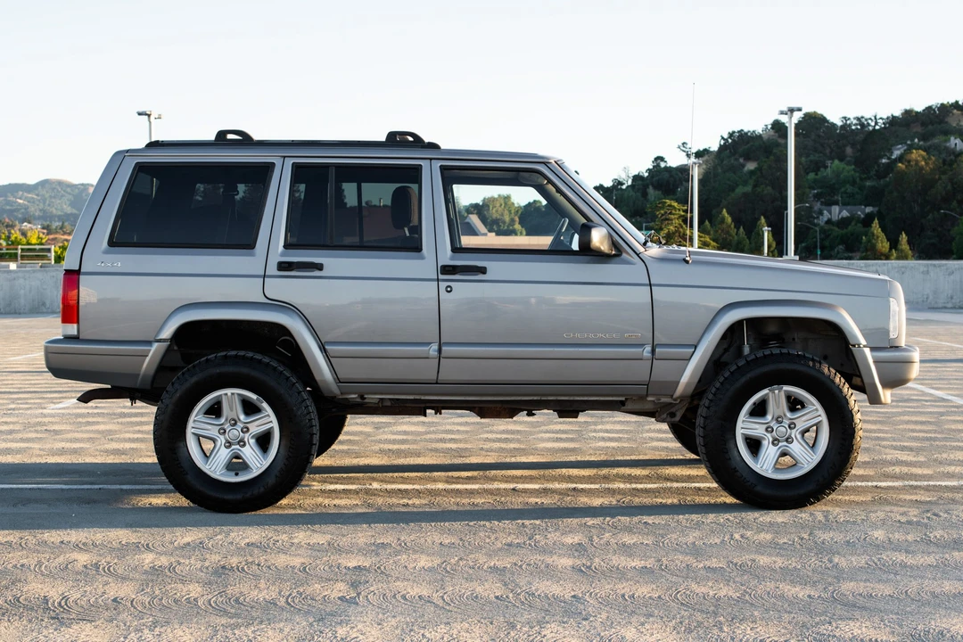 2001 Jeep XJ Cherokee - Image 7 of 31