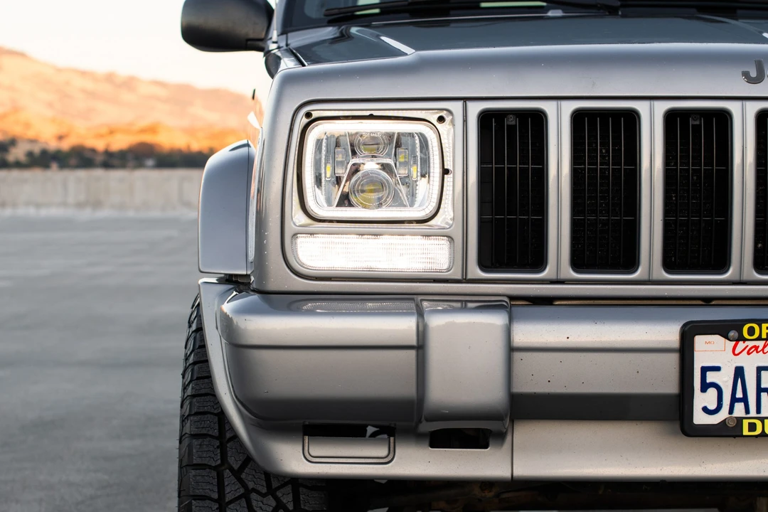 2001 Jeep XJ Cherokee - Image 17 of 31