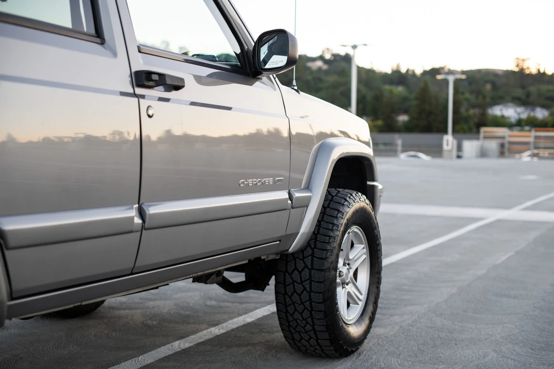 2001 Jeep XJ Cherokee - Image 12 of 31