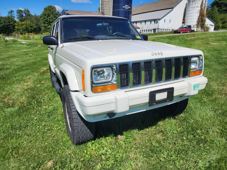 2001 Jeep XJ Cherokee - Image 9 of 31