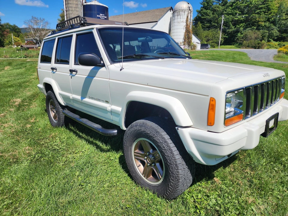 2001 Jeep XJ Cherokee - Image 10 of 31