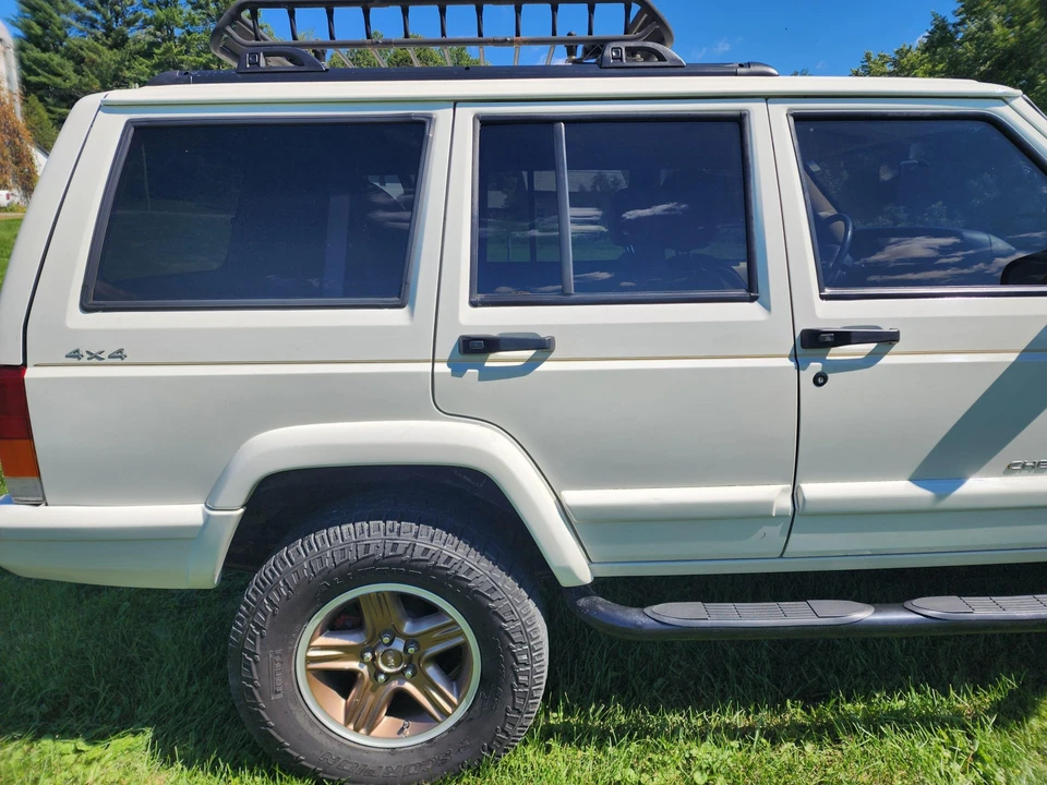 2001 Jeep XJ Cherokee - Image 19 of 31