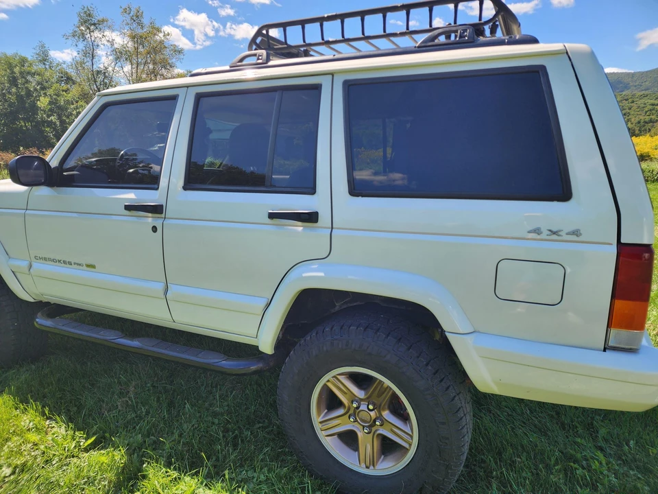 2001 Jeep XJ Cherokee - Image 24 of 31