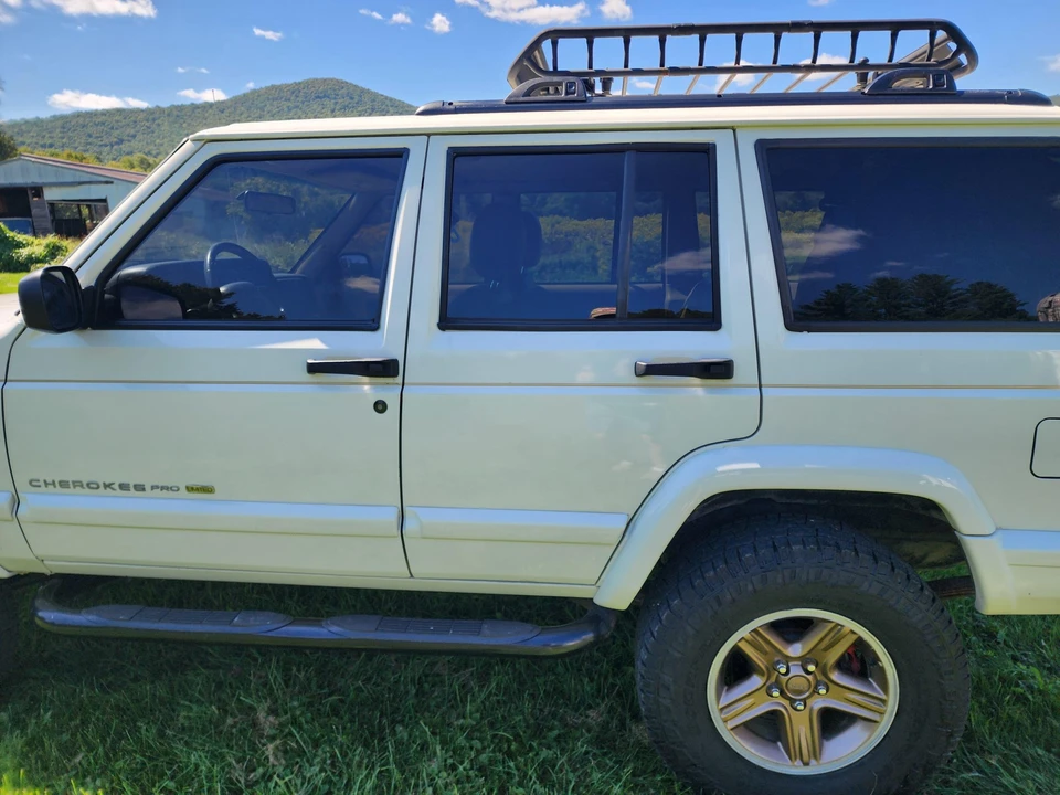 2001 Jeep XJ Cherokee - Image 23 of 31