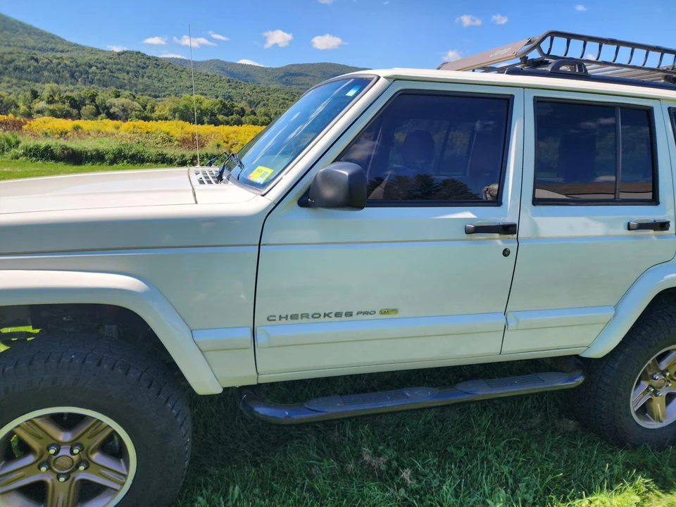 2001 Jeep XJ Cherokee - Image 22 of 31