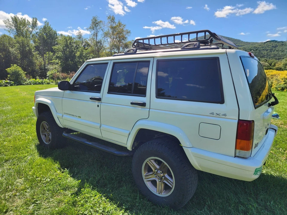 2001 Jeep XJ Cherokee - Image 17 of 31