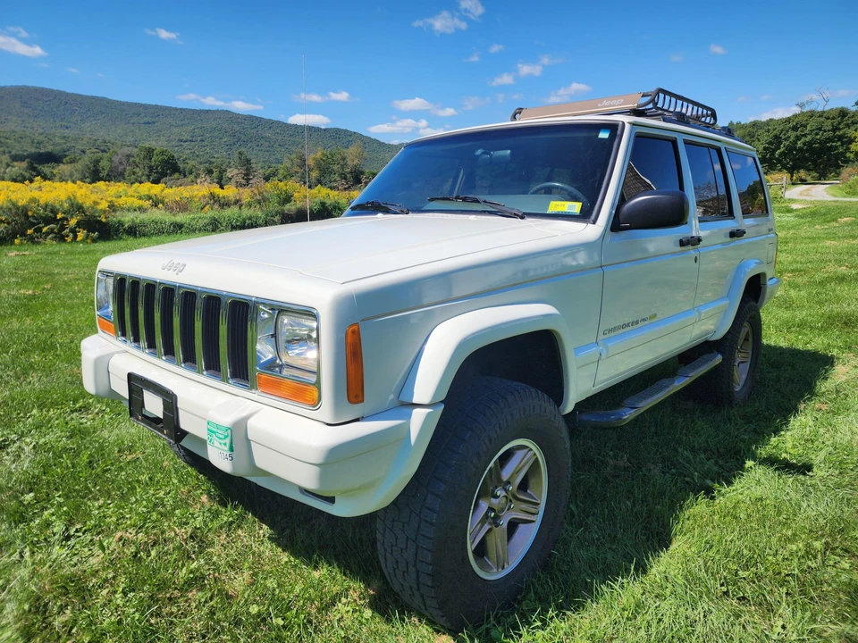 2001 Jeep XJ Cherokee - Image 3 of 31