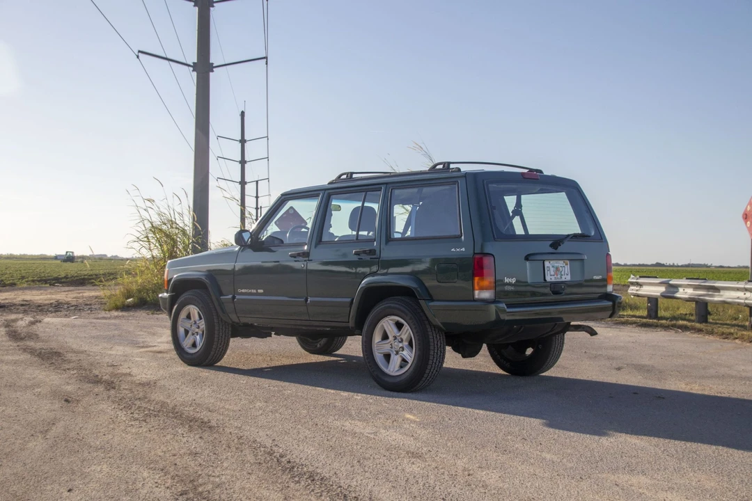 2001 Jeep XJ Cherokee - Image 19 of 31