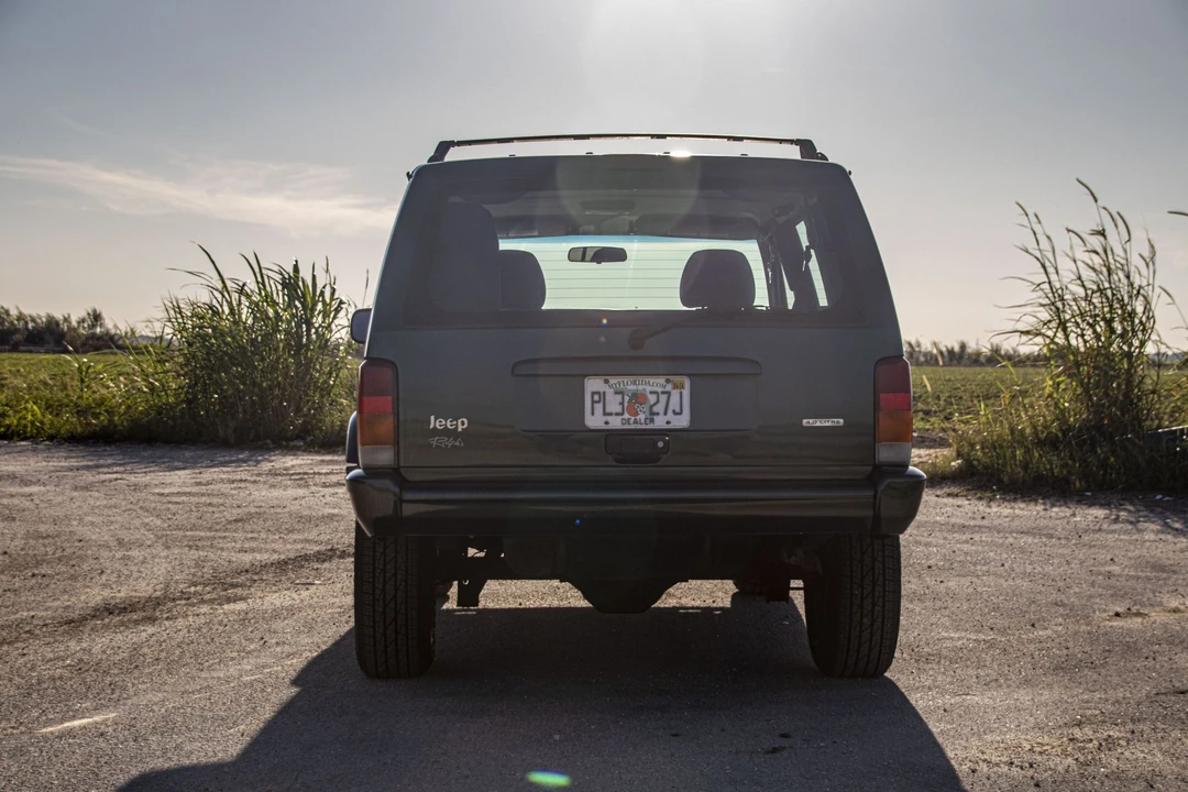 2001 Jeep XJ Cherokee - Image 17 of 31