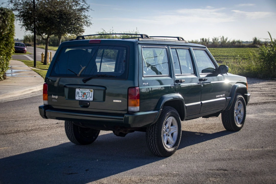 2001 Jeep XJ Cherokee - Image 15 of 31