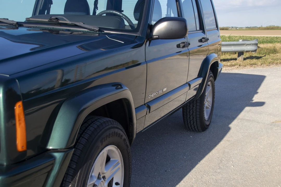 2001 Jeep XJ Cherokee - Image 30 of 31