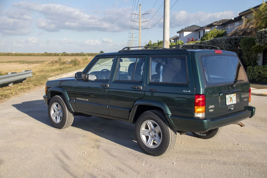 2001 Jeep XJ Cherokee - Image 18 of 31