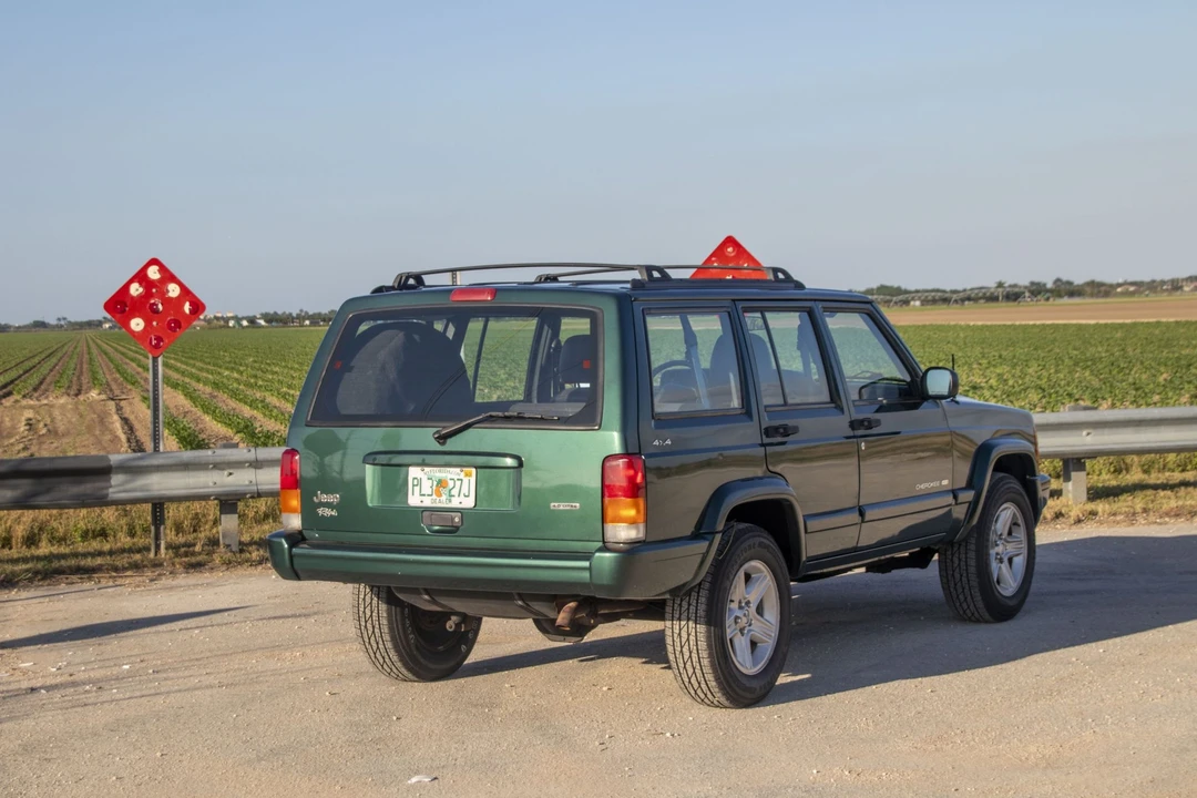 2001 Jeep XJ Cherokee - Image 14 of 31