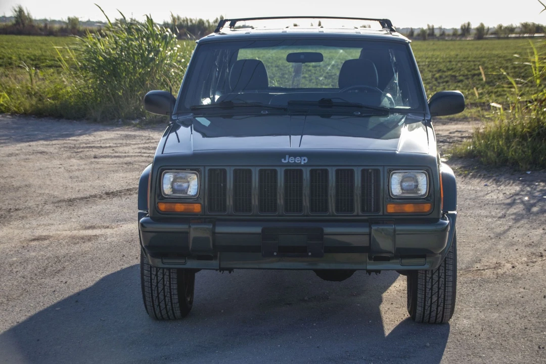 2001 Jeep XJ Cherokee - Image 7 of 31