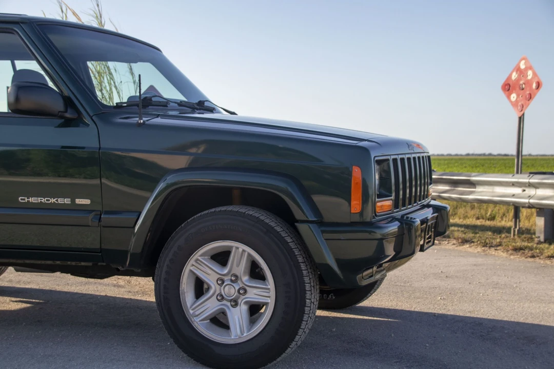 2001 Jeep XJ Cherokee - Image 23 of 31
