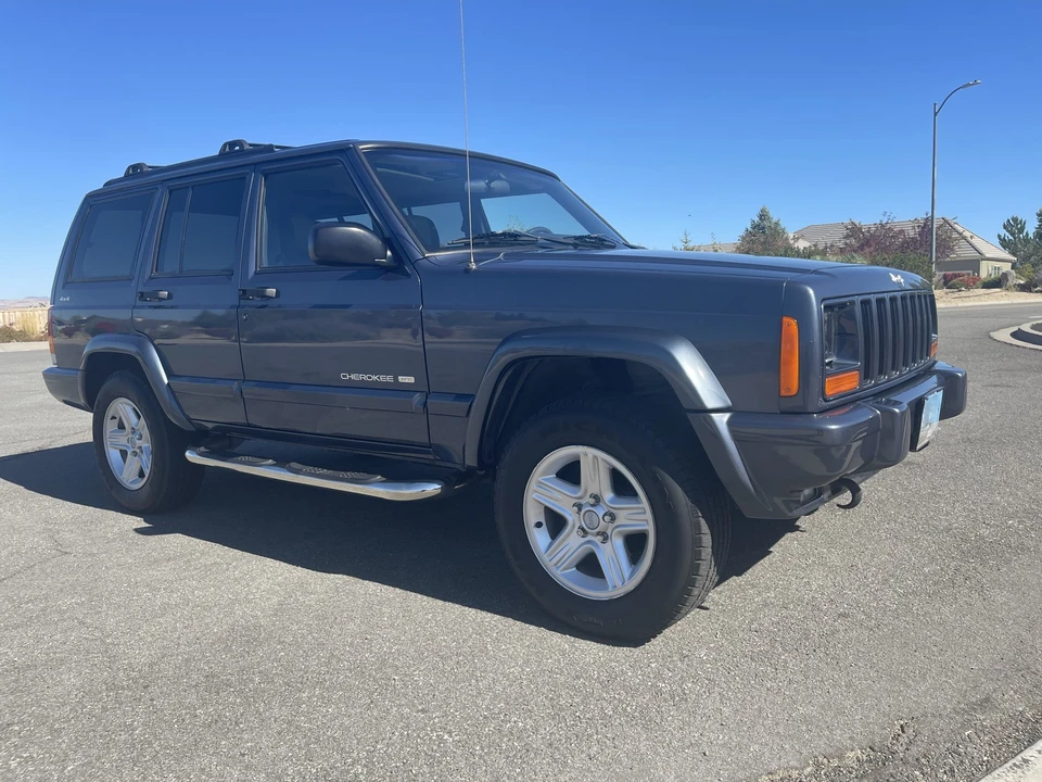2001 Jeep XJ Cherokee - Image 12 of 31