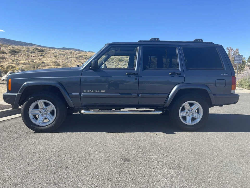 2001 Jeep XJ Cherokee - Image 10 of 31