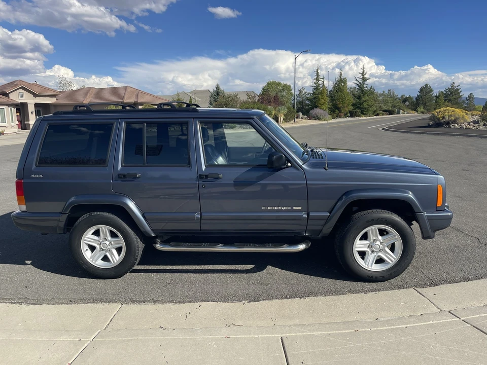 2001 Jeep XJ Cherokee - Image 5 of 31
