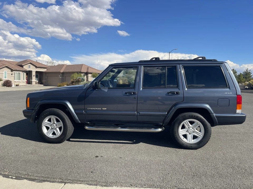 2001 Jeep XJ Cherokee - Image 2 of 31