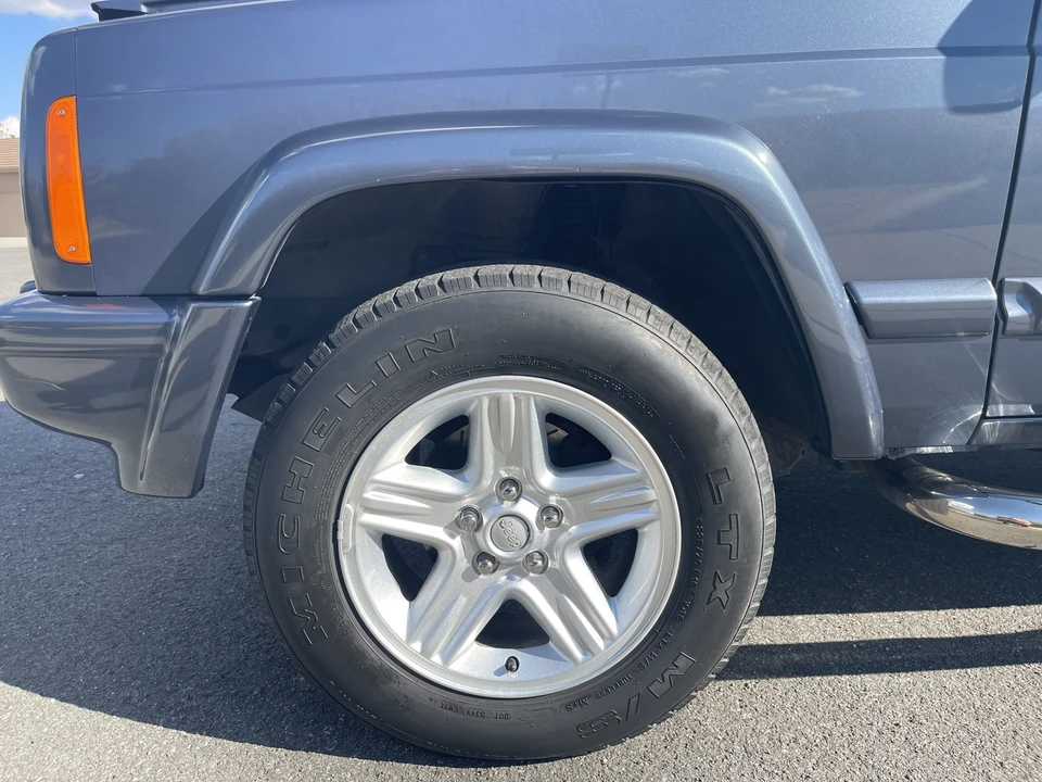 2001 Jeep XJ Cherokee - Image 18 of 31