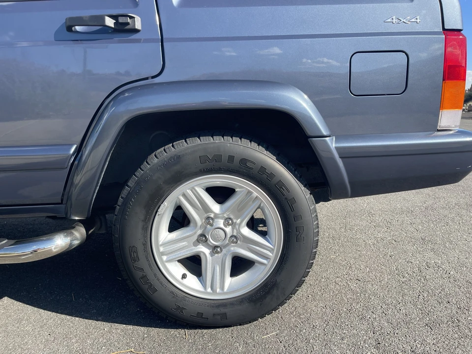 2001 Jeep XJ Cherokee - Image 19 of 31