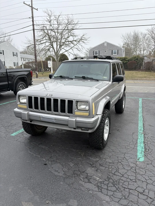 2001 Jeep XJ Cherokee - Image 2 of 31