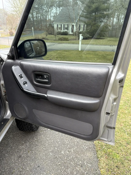 2001 Jeep XJ Cherokee - Image 23 of 31