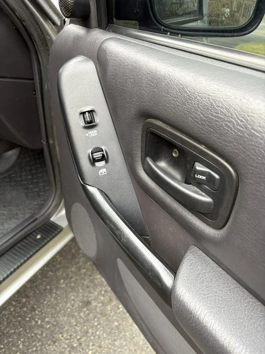 2001 Jeep XJ Cherokee - Image 24 of 31