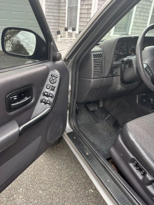 2001 Jeep XJ Cherokee - Image 19 of 31
