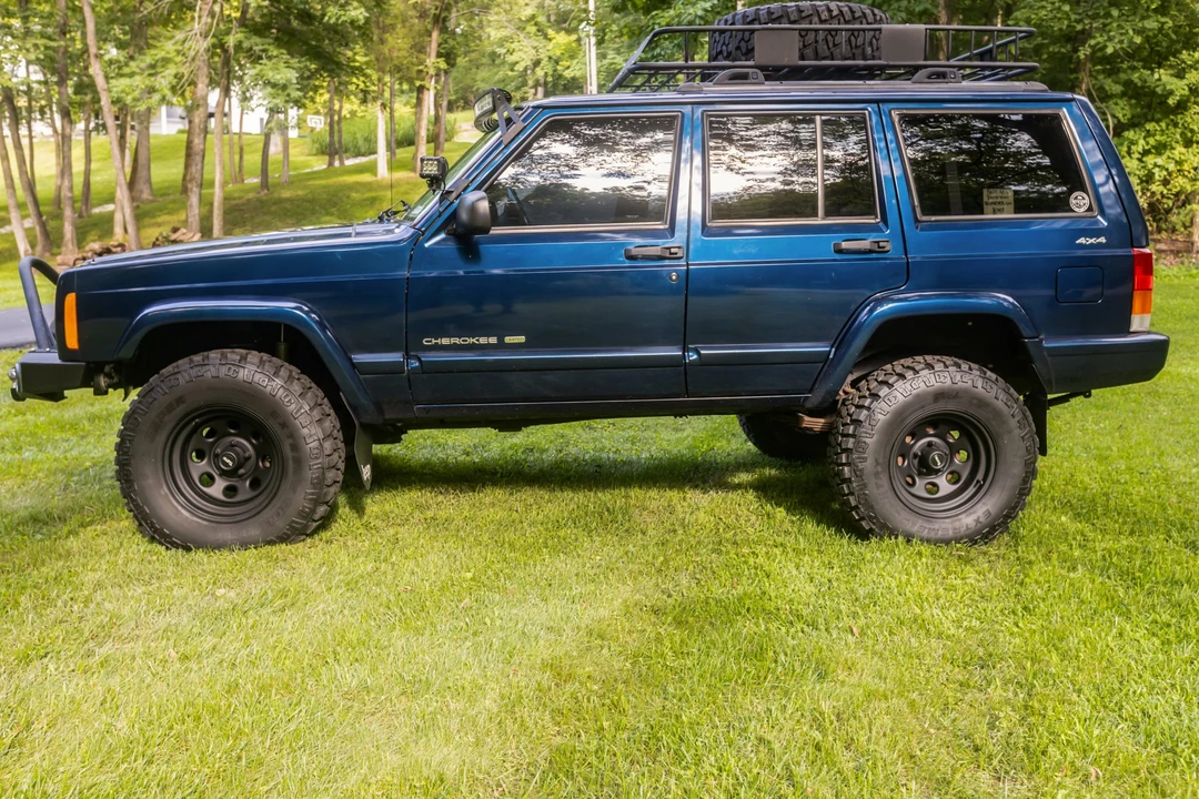 2001 Jeep XJ Cherokee - Image 3 of 31