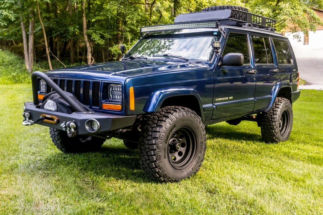 2001 Jeep XJ Cherokee - Image 2 of 31