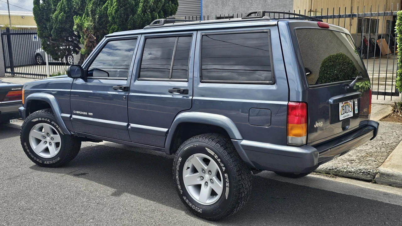 2001 Jeep XJ Cherokee - Image 19 of 31