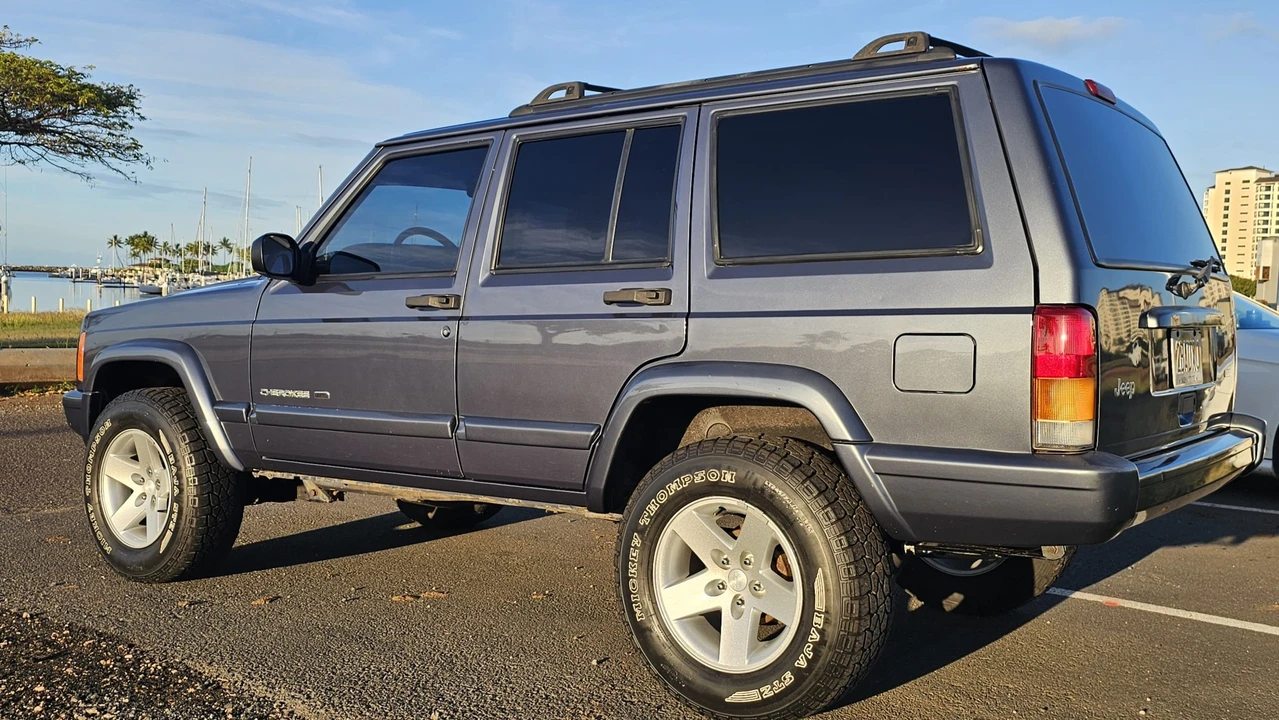2001 Jeep XJ Cherokee - Image 17 of 31