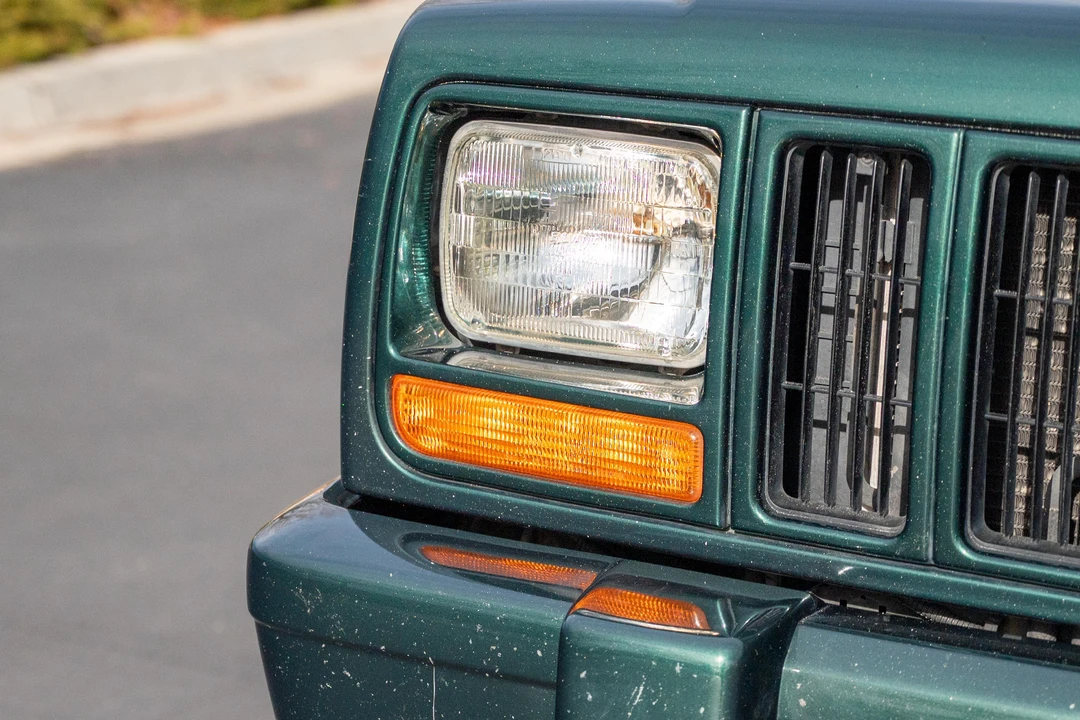 2001 Jeep XJ Cherokee - Image 12 of 31