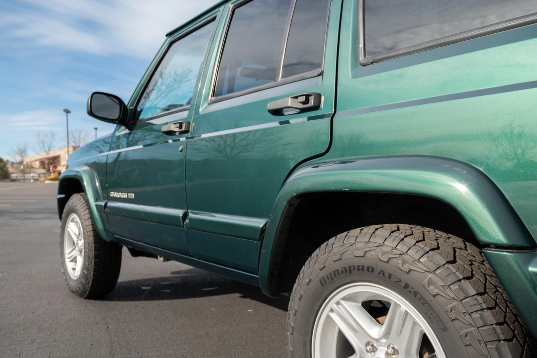 2001 Jeep XJ Cherokee - Image 19 of 31