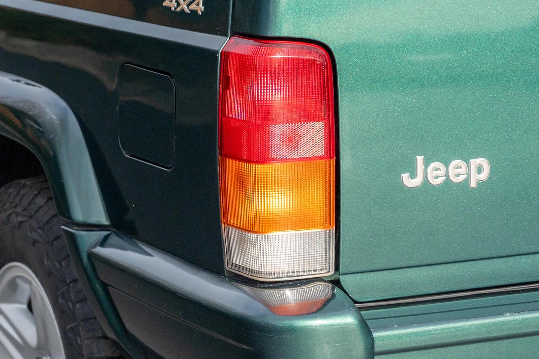 2001 Jeep XJ Cherokee - Image 20 of 31