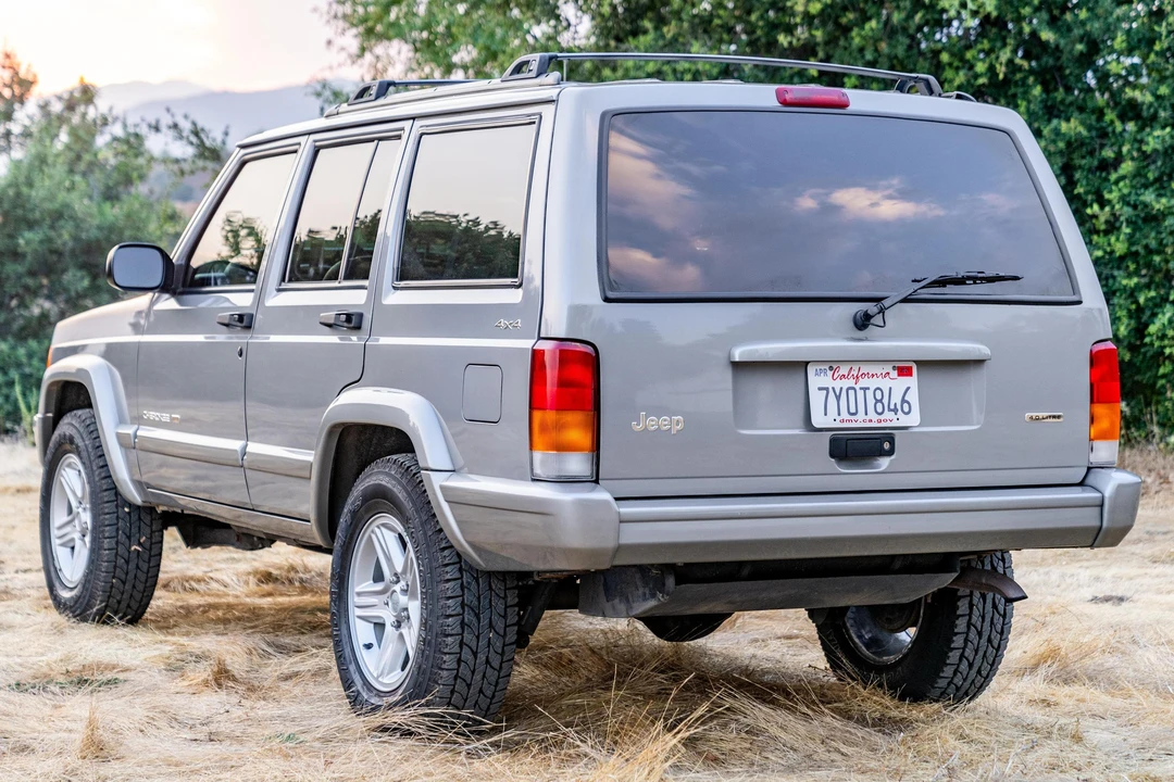 2001 Jeep XJ Cherokee - Image 4 of 31